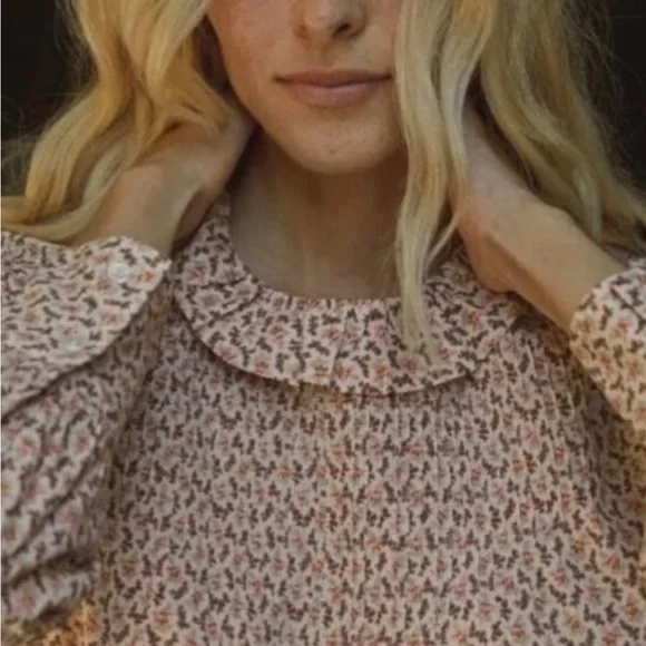 Doen Beige Floral Women's Blouse - Picture 3 of 9